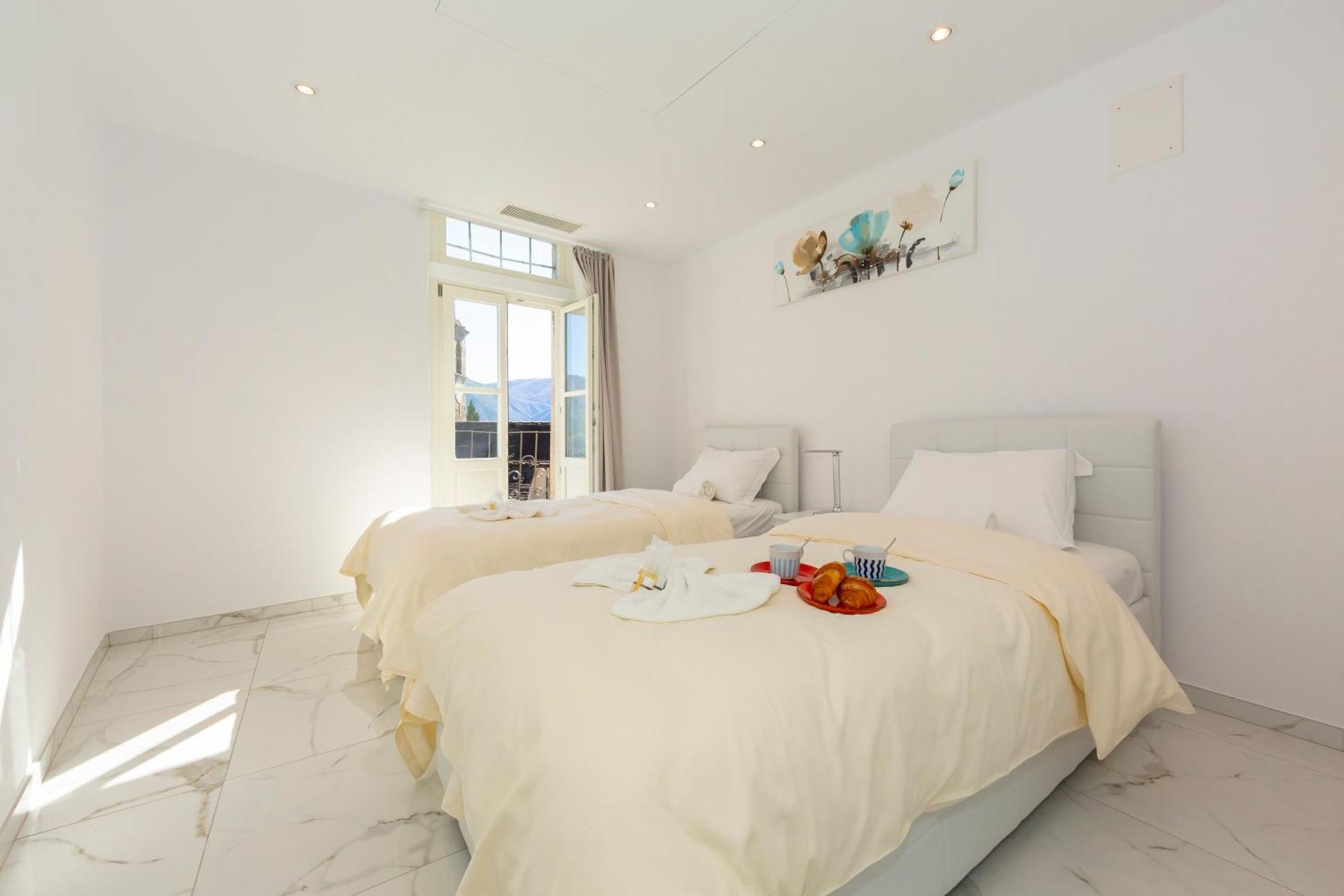 Yellow View Apartment - Happy Rentals Ronco sopra Ascona ภายนอก รูปภาพ