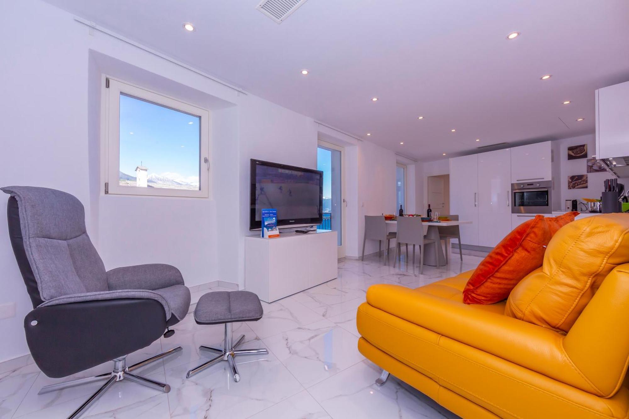 Yellow View Apartment - Happy Rentals Ronco sopra Ascona ภายนอก รูปภาพ